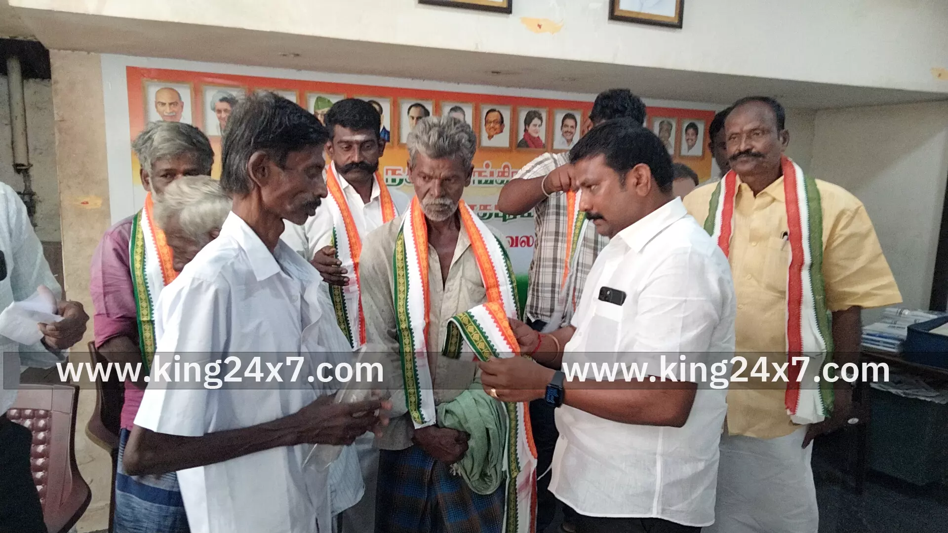 ராமநாதபுரம் மாற்றுக் கட்சியினர் காங்கிரஸ் கட்சியில் இணைவிலா நடைபெற்றது