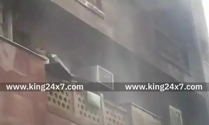 டில்லியில் பரபரப்பு..!! எம்.பி.,க்கள் வசிக்கும் அடுக்குமாடி குடியிருப்பில் தீ விபத்து!