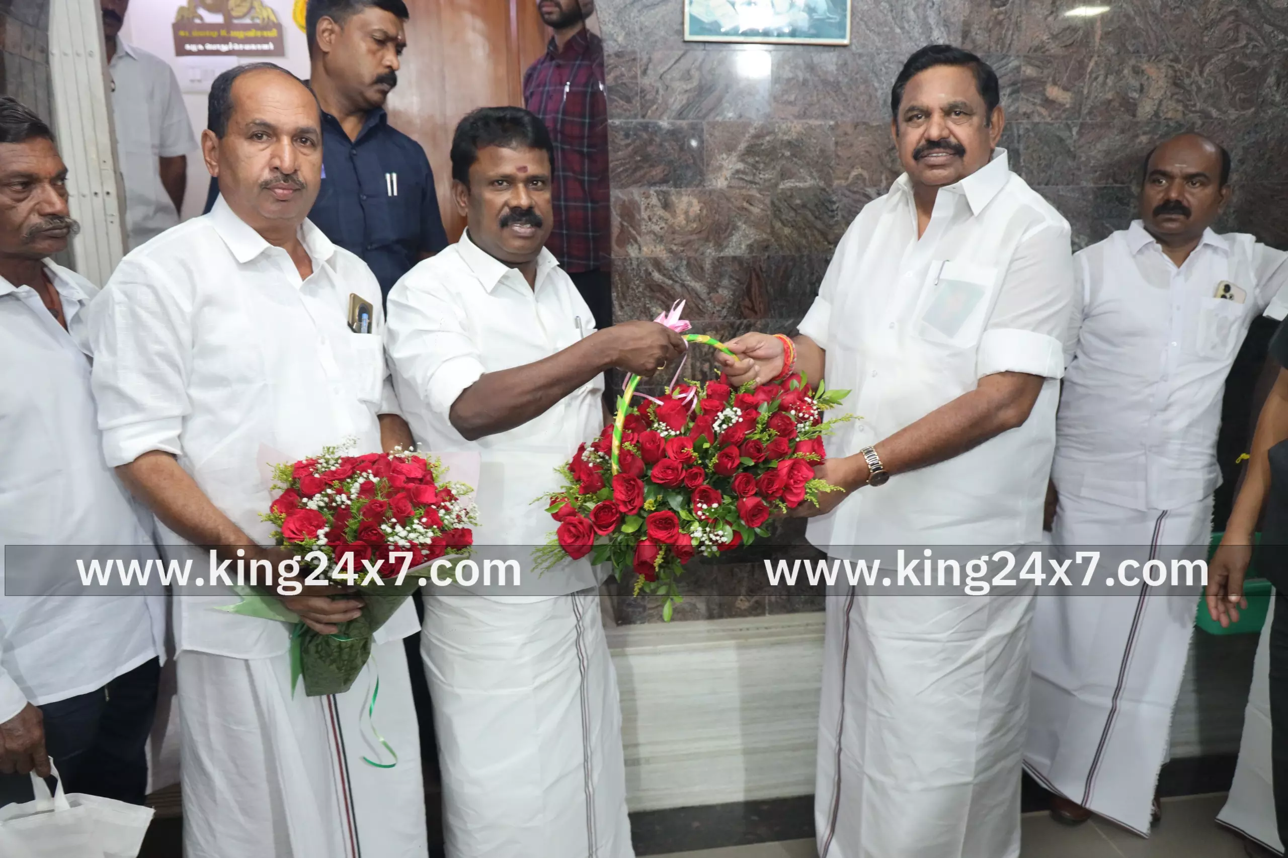 அதிமுக பொது செயலாளருக்கு என் சின்னத்துரை தீபாவளி வாழ்த்து அதிமுக பொது செயலாளருக்கு என் சின்னத்துரை தீபாவளி வாழ்த்து