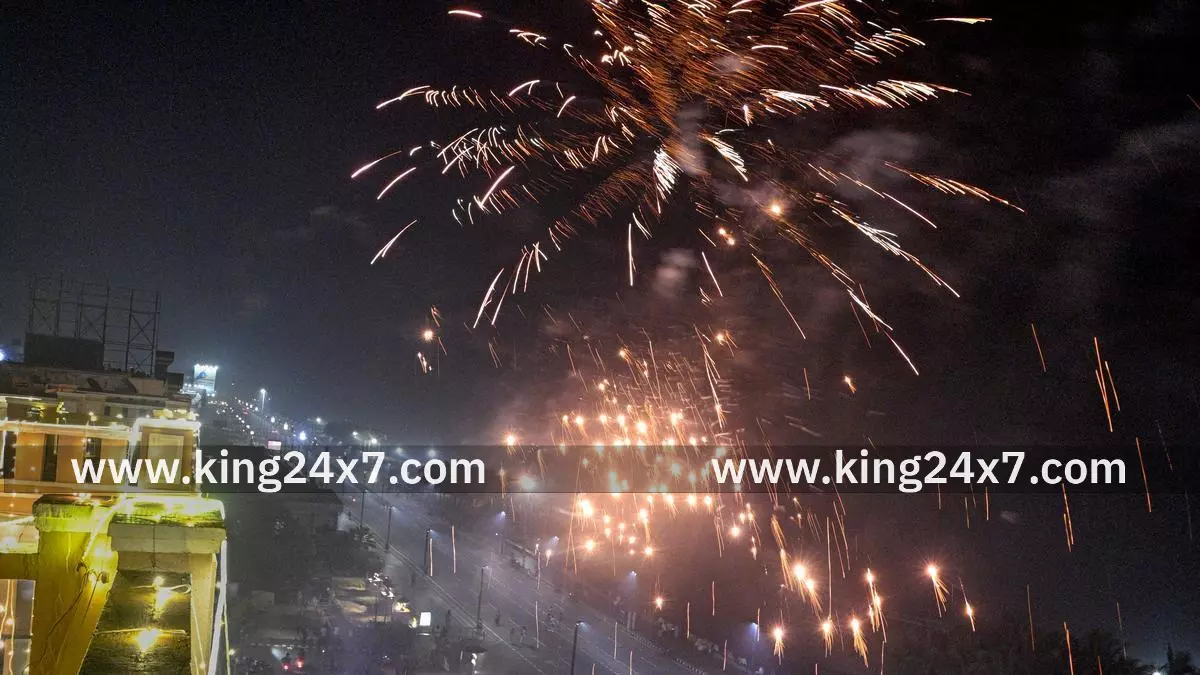 தீபாவளி பண்டிகை: இபிஎஸ் உள்ளிட்ட அரசியல் கட்சி தலைவர்கள் வாழ்த்து!