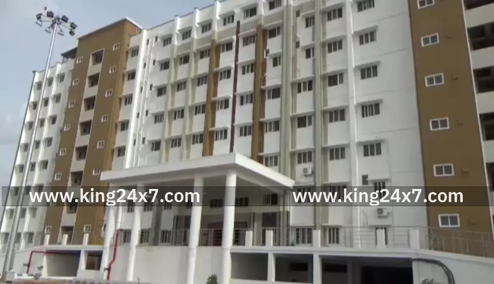 மில்கேட் பஸ் ஸ்டாப் அருகே டூ வீலரை வேகமாக இயக்கி சென்டர் மீடியனில் மோதி ஒருவர் உயிரிழப்பு. மில்கேட் பஸ் ஸ்டாப் அருகே டூ வீலரை வேகமாக இயக்கி சென்டர் மீடியனில் மோதி ஒருவர் உயிரிழப்பு.