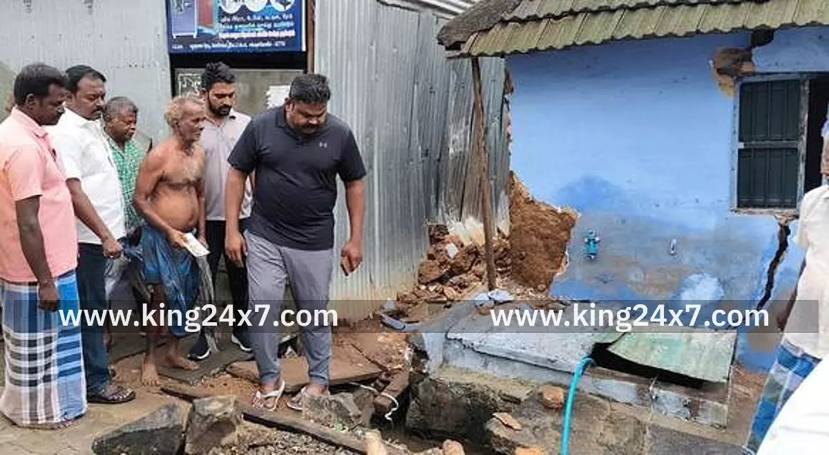 சங்கரன்கோவிலில் மழையால் சேதமான வீட்டைப் பாா்வையிட்ட எம்எல்ஏ