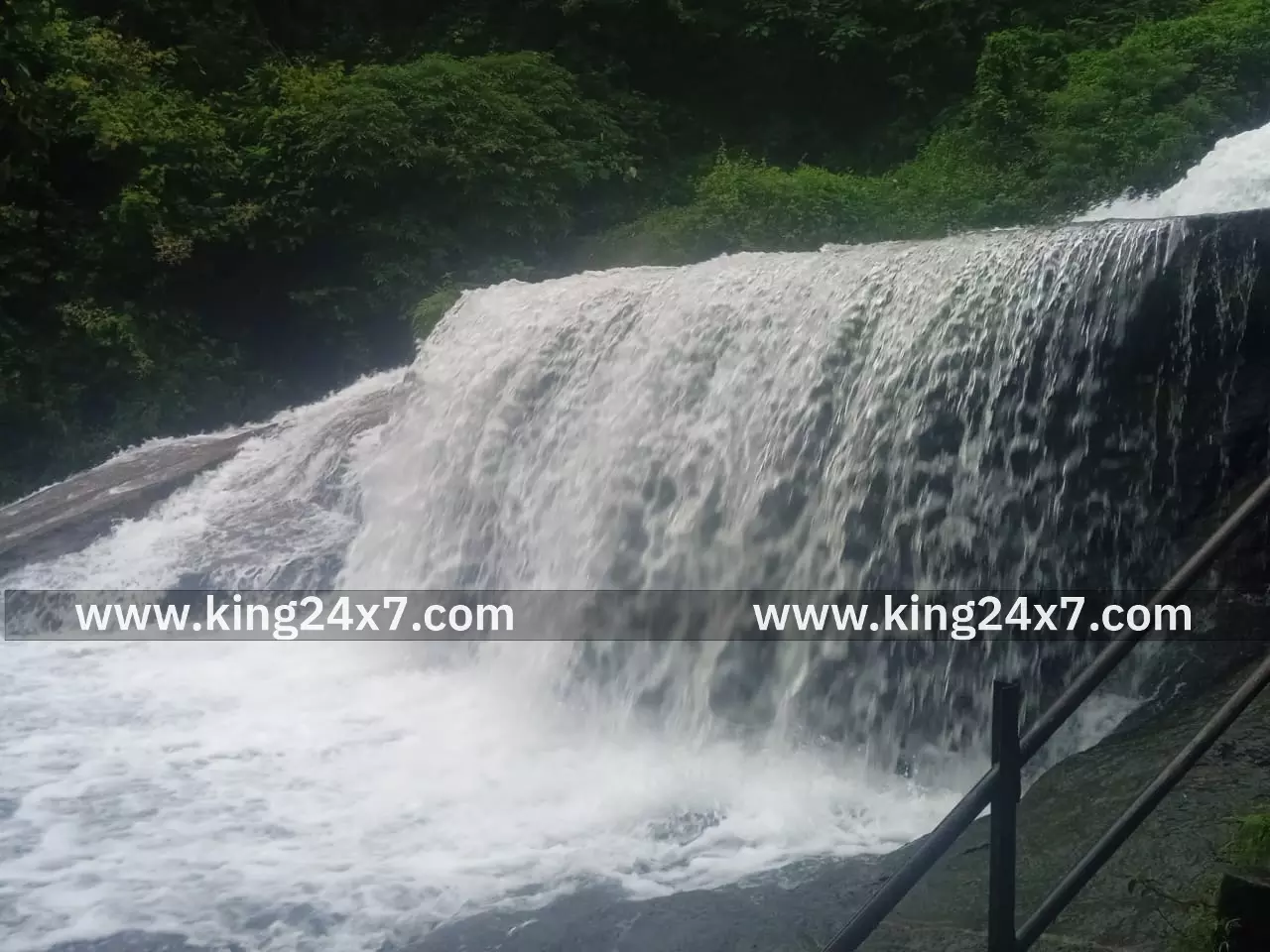 கோவை குற்றாலம் சுற்றுலா தளம் தற்காலிகமாக மூடப்பட்டது! கோவை குற்றாலம் சுற்றுலா தளம் தற்காலிகமாக மூடப்பட்டது!