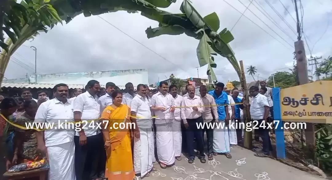 கரூர் ஊராட்சி ஒன்றிய பகுதிக்குட்பட்ட 5 ஊராட்சிகளில் 4.21 கோடி மதிப்பீட்டில் புதிய பணிகளை  செந்தில் பாலாஜி துவக்கி வைத்தார்.