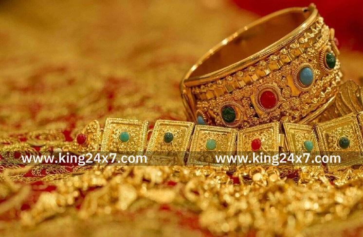 ஒரு சவரன் தங்கம் விலை ரூ.90 ஆயிரத்திற்கு கீழ் குறைந்தது!!