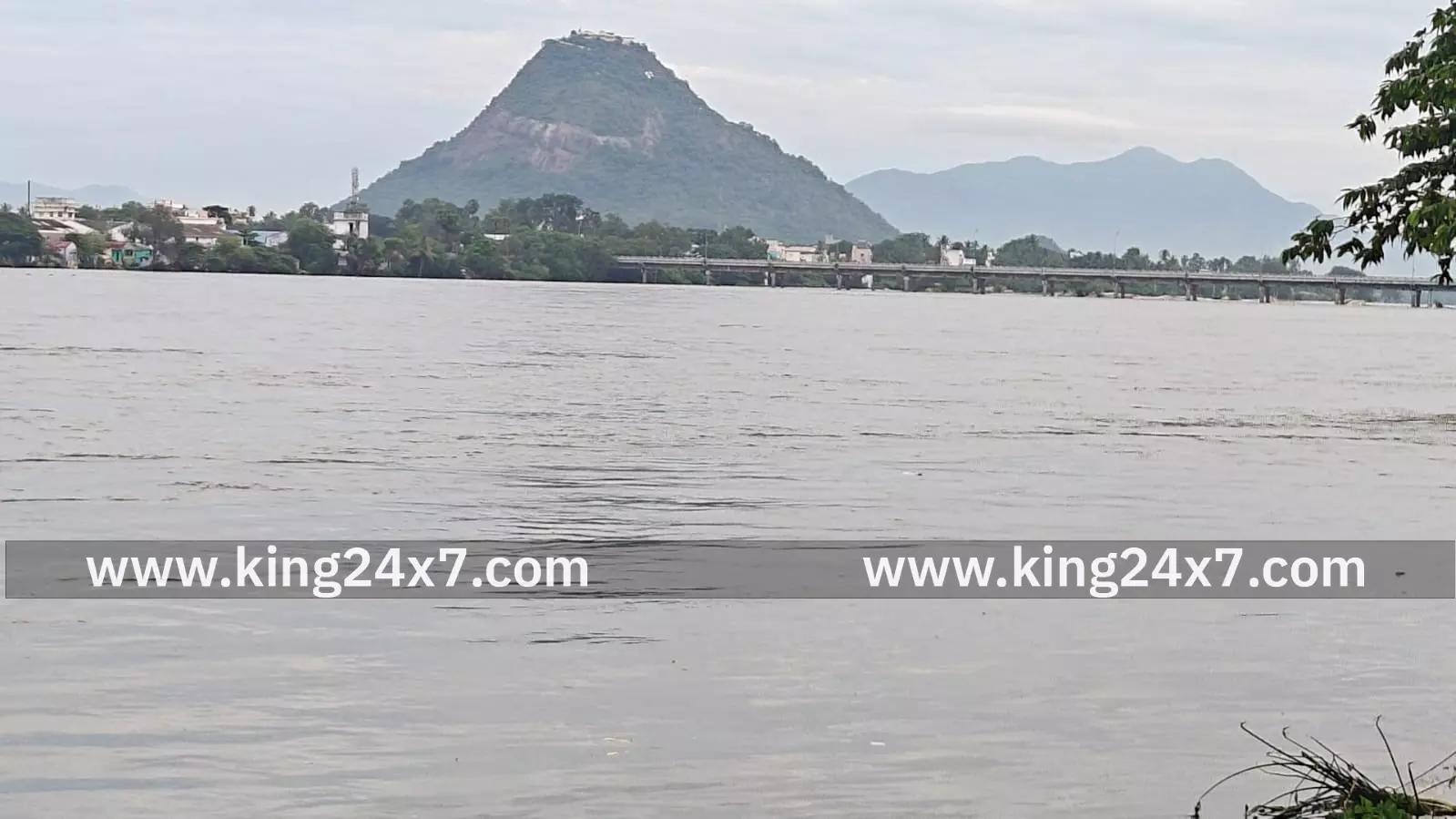 காவிரியில் வெள்ளப்பெருக்கு மூலம் மாவட்ட நிர்வாகம் எச்சரிக்கை