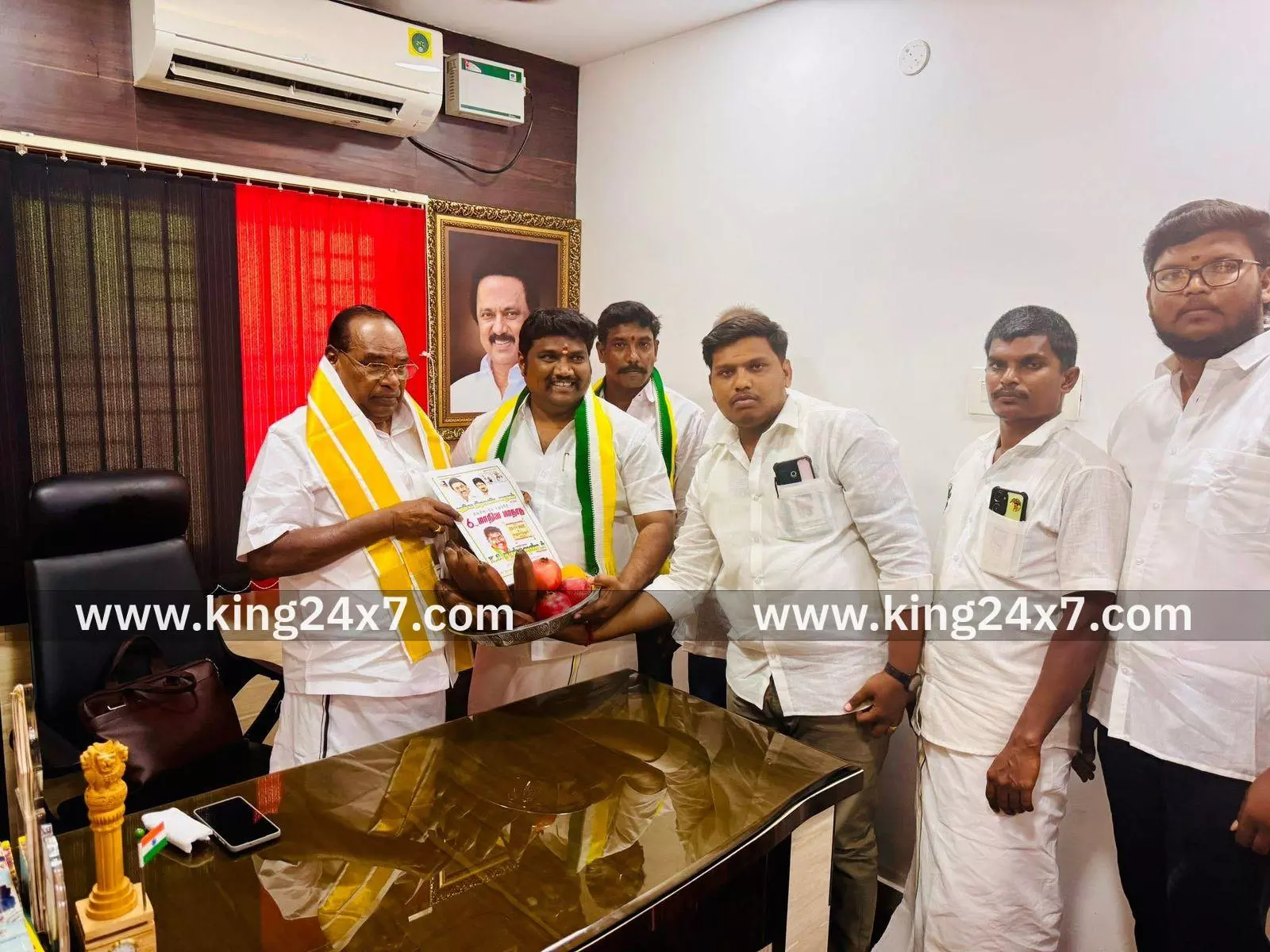 தி.மு.க. எம்.பி. அந்தியூர் ப.செல்வராஜுடன் கே.எஸ்.ராஜ் கவுண்டர் சந்திப்பு!! தி.மு.க. எம்.பி. அந்தியூர் ப.செல்வராஜுடன் கே.எஸ்.ராஜ் கவுண்டர் சந்திப்பு!!