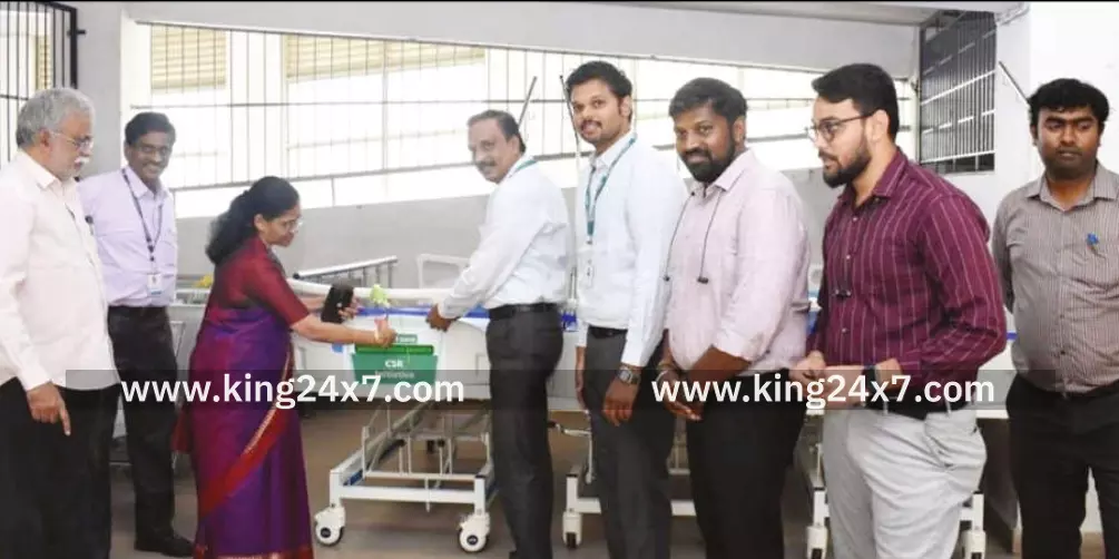 கோவை அரசு ஆஸ்பத்திரிக்கு சக்கர நாற்காலிகள் வழங்கியது ஐ.டி.பி.ஐ. வங்கி ! கோவை அரசு ஆஸ்பத்திரிக்கு சக்கர நாற்காலிகள் வழங்கியது ஐ.டி.பி.ஐ. வங்கி !