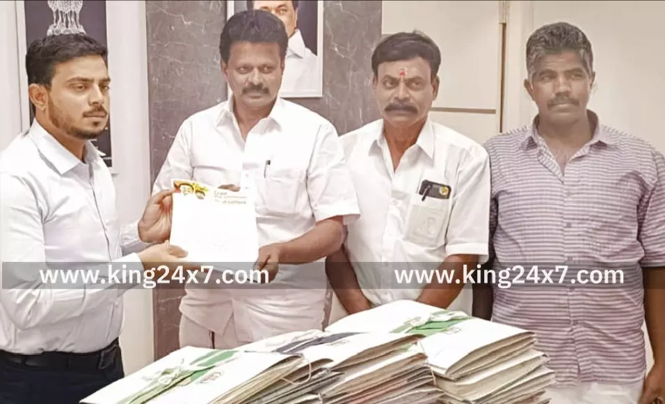 கோவை: காட்டுப்பன்றிகள் தொல்லை குறித்து மனு ! கோவை: காட்டுப்பன்றிகள் தொல்லை குறித்து மனு !