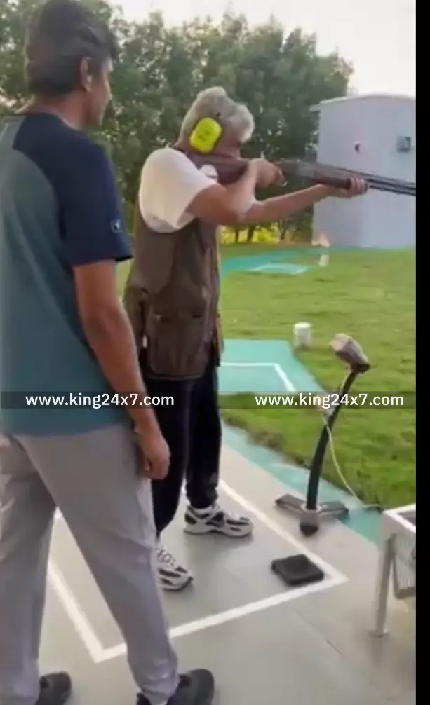 காங்கேயத்தில் துப்பாக்கி சுட்டு பயிற்சி எடுத்த நடிகர் அஜித் குமார் - வீடியோ வைரல் 