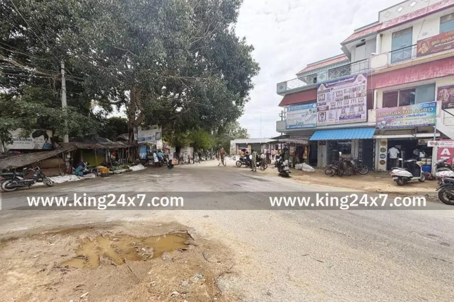 வேப்பனபள்ளியில் வேகத்தடை அமைக்க வாகன ஓட்டிகள் எதிர்பார்ப்பு.