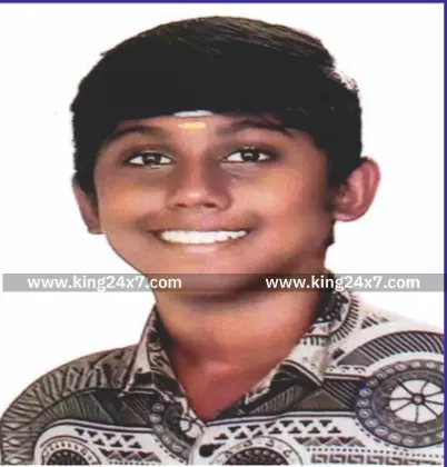 கரூரில் வீட்டிலிருந்து வெளியேறிய மாணவன் வீடு திரும்பவில்லை, ஒருவார காலமாகியும் கிடைக்காததால்  சிறுவனின் அத்தை மாவட்ட ஆட்சியரிடம் மனு.