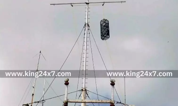 தமிழக துறைமுகங்களில் 2-ம் எண் புயல் எச்சரிக்கை கூண்டு ஏற்றம்..!! தமிழக துறைமுகங்களில் 2-ம் எண் புயல் எச்சரிக்கை கூண்டு ஏற்றம்..!!