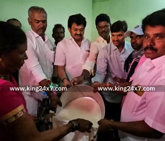 தளி: சந்தனப்பள்ளியில் புதிய ரேஷன் கடை திறந்து வைத்த எம்எல்ஏ