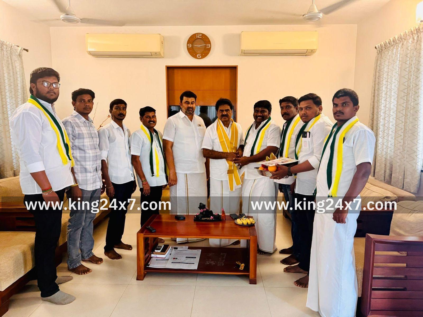 கொங்கு நாடு மக்கள் தேசியக் கட்சி பொதுச்செயலாளர் ஈ.ஆர் ஈஸ்வரனுடன் கே.எஸ்.ராஜ் கவுண்டர் சந்திப்பு!!