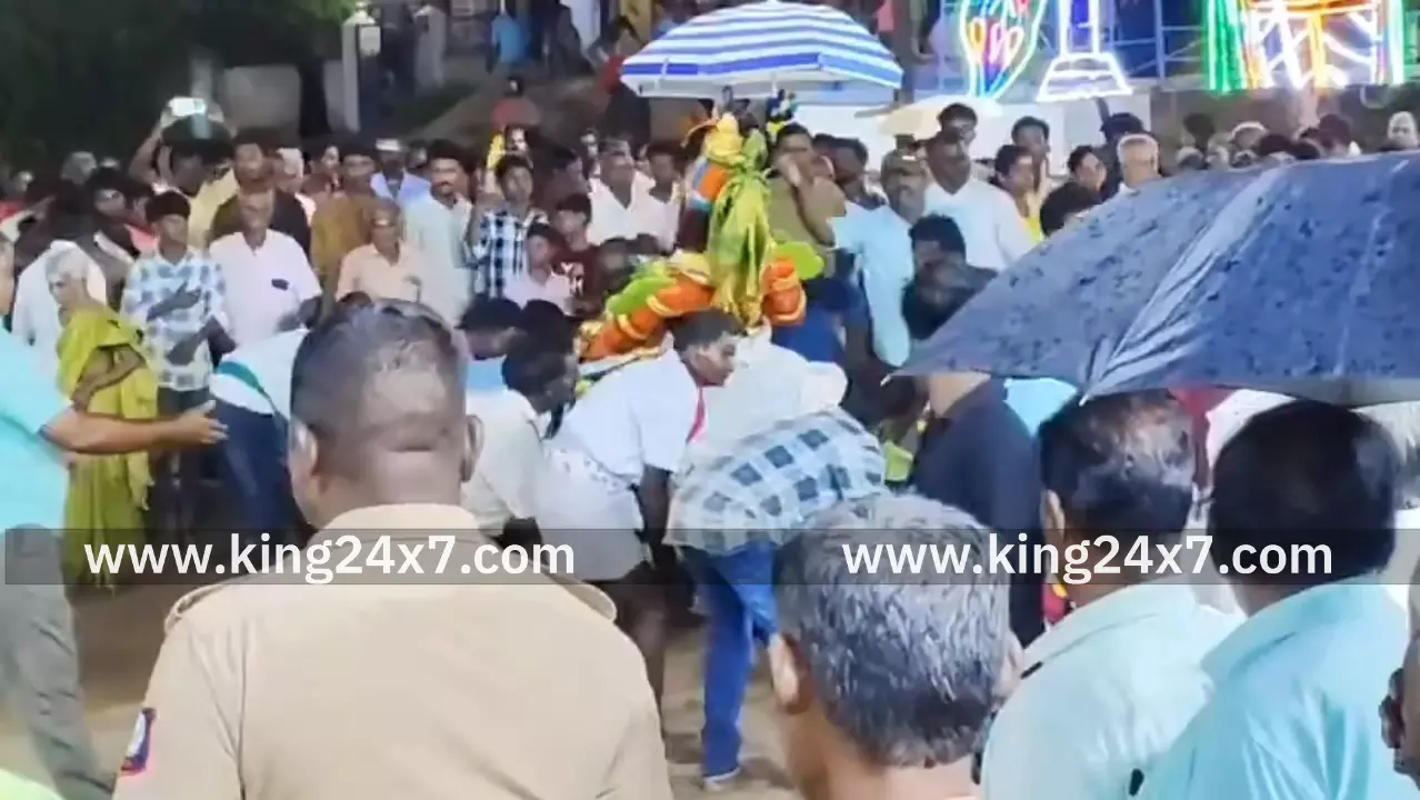 பொன்னமராவதியில் சாரல் மழையில் சூரசம்கார வழிபாடு