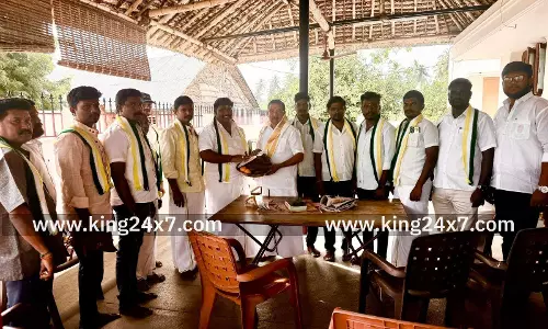 நாமக்கல் மேற்கு மாவட்ட கழகச் செயலாளர் உயர்திரு கேஎஸ் .மூர்த்தியுடன் கே.எஸ்.ராஜ் கவுண்டர் சந்திப்பு!!