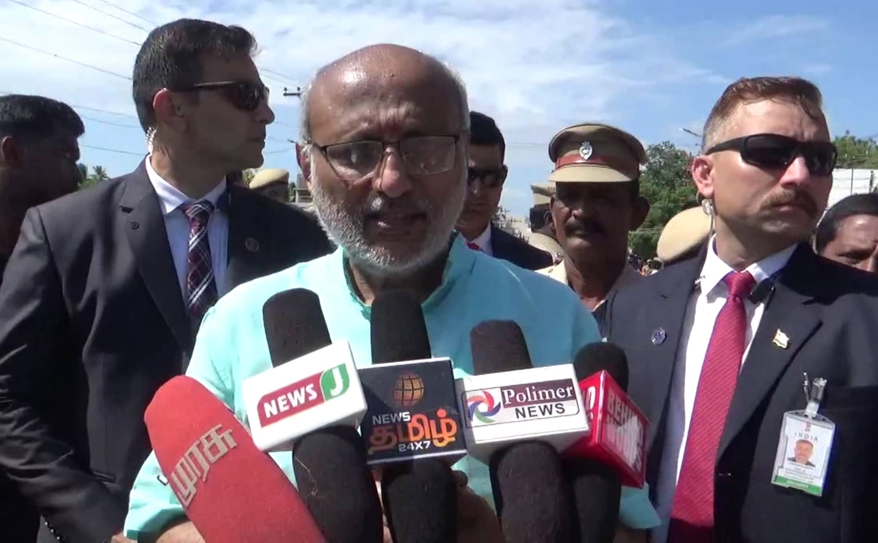 காங்கேயம் அருகே முத்தூரில் குடியரசு துணை தலைவர் சி.பி.ராதாகிருஷ்ணன் அவர்கள் சுவாமி தரிசனம் 