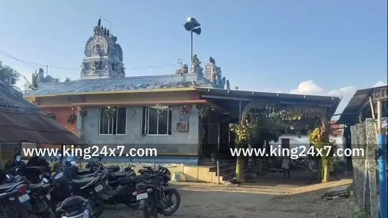 திருச்செங்கோடு அருகே 150 ஆண்டு பழமையான கோவிலில் வினோத வழிபாடு