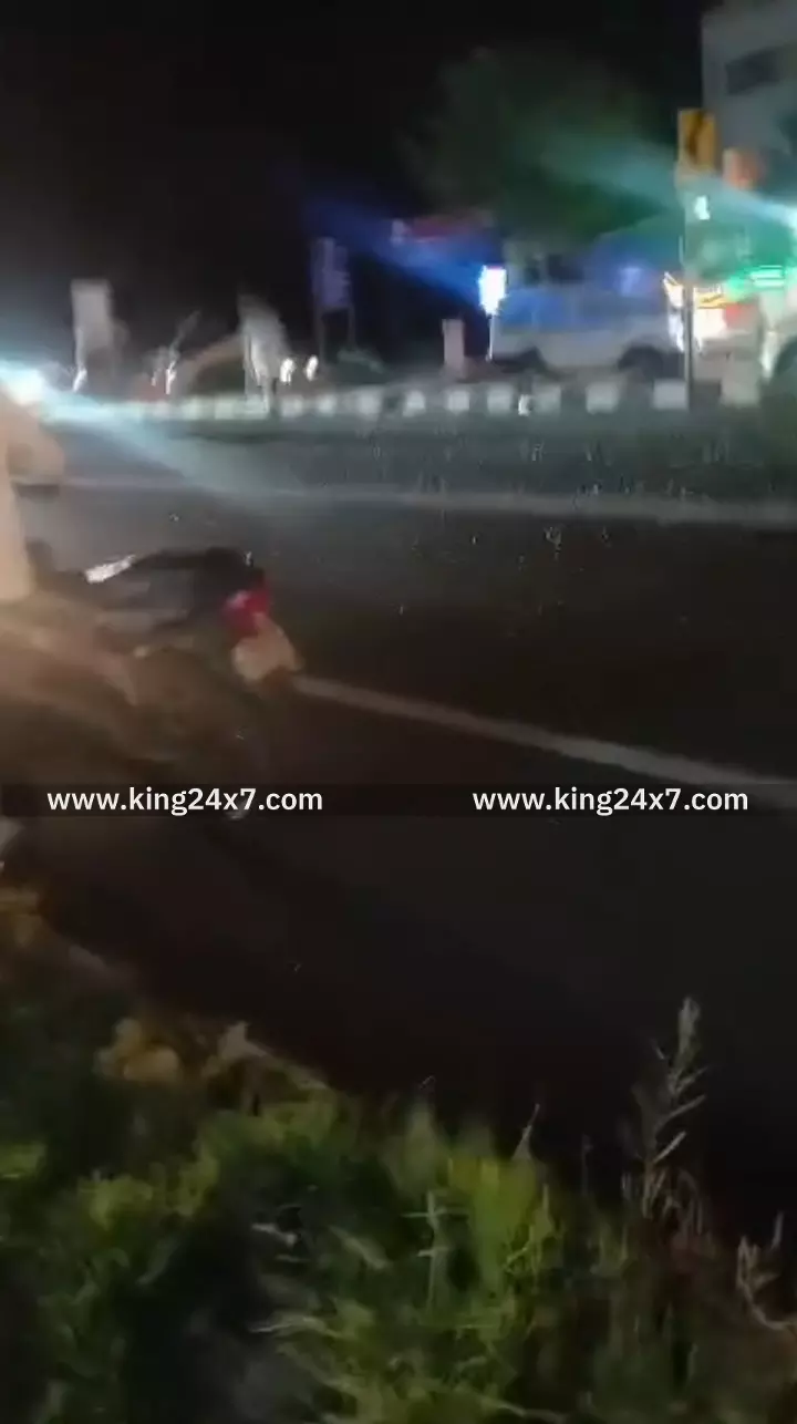 புதுக்கோட்டை: இரவில் நடந்த விபத்து புதுக்கோட்டை: இரவில் நடந்த விபத்து