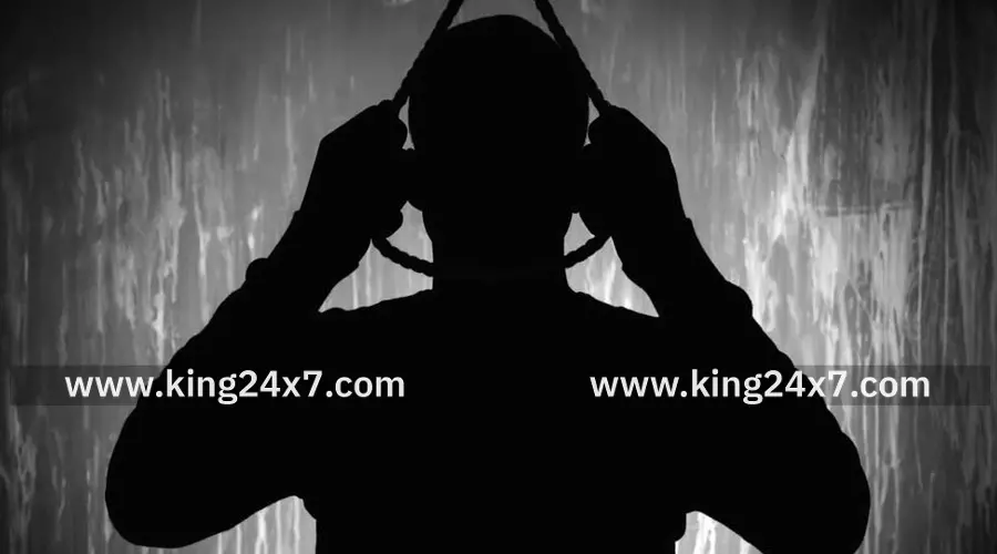 தந்தை இரண்டாவது திருமணம் செய்ததால் வாலிபர் தற்கொலை