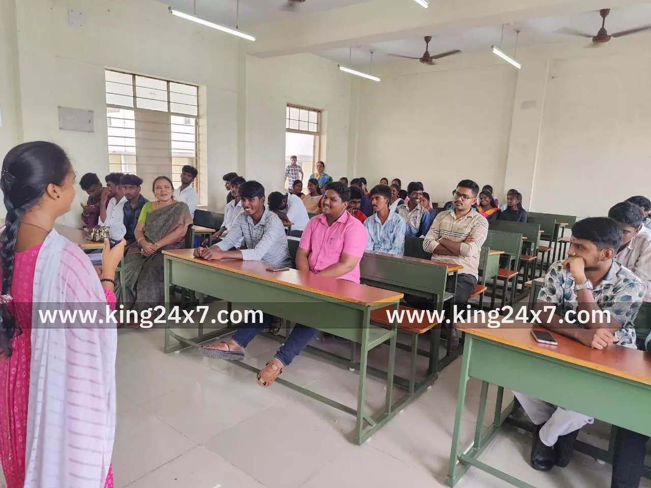 அரசு கலை மற்றும் அறிவியல் கல்லூரியில் விழிப்புணர்வு நிகழ்ச்சி