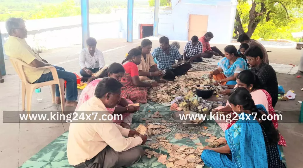 கபிலர்மலை பாலசுப்ரமணி கோவில் உண்டியல் காணிக்கை ரூ. 7 லட்சத்து 68 ஆயிரம்.