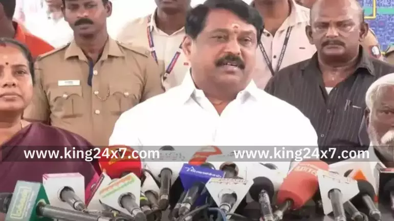 கரூர் விபத்துக்கு காரணமானவர்களை காப்பாற்ற திமுக முயற்சி: நயினார் நாகேந்திரன் கரூர் விபத்துக்கு காரணமானவர்களை காப்பாற்ற திமுக முயற்சி: நயினார் நாகேந்திரன்