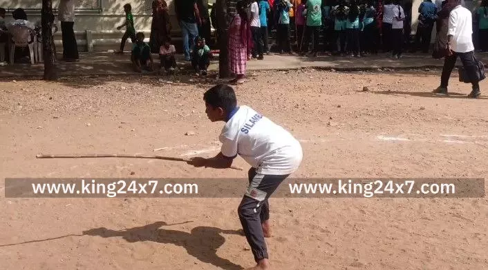 மாவட்ட அளவிலான சிலம்பம் போட்டிகள் 450 மாணவ மாணவிகள் பங்கேற்பு. மாவட்ட அளவிலான சிலம்பம் போட்டிகள் 450 மாணவ மாணவிகள் பங்கேற்பு.