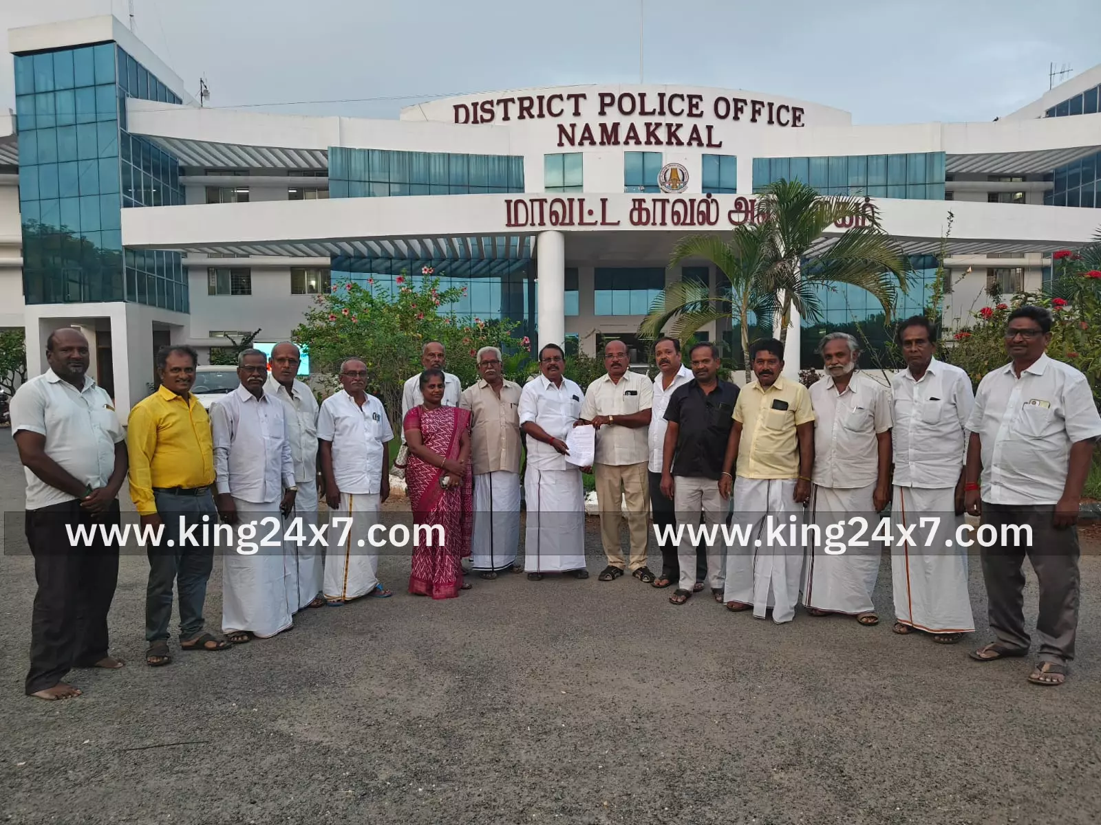 டி.எஸ்.பி. அலுவலகம் குமாரபாளையத்தில் அமைக்க போலீஸ் ஐ.ஜி, எஸ்.பி.   வசம் மனு