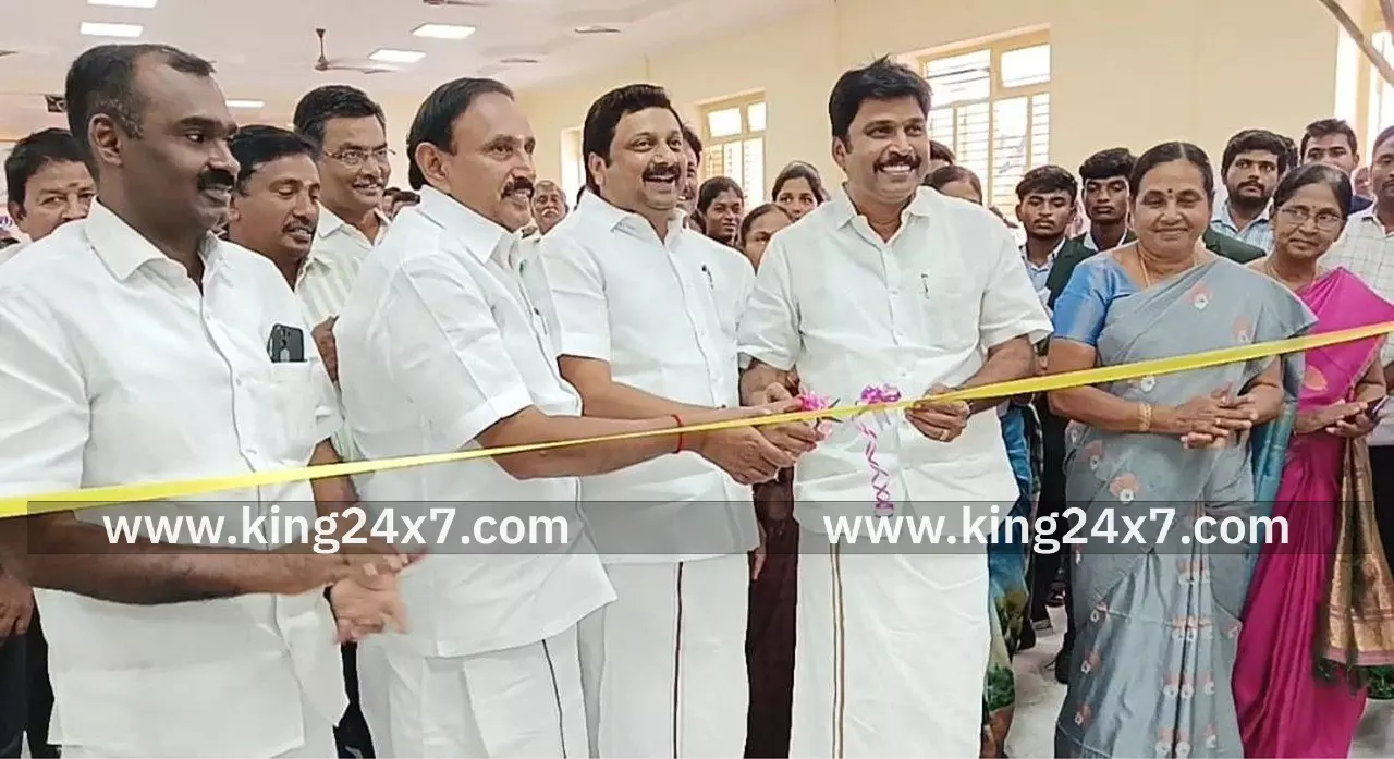 தேசிய உணவுப்பாதுகாப்பு மற்றும் ஊட்டச்சத்து  இயக்கம் கீழ் சிறுதானிய உணவு திருவிழாவினை தொடங்கி வைத்த அமைச்சர் மா மதிவேந்தன் மற்றும் எம்.பி கே.ஆர்.அண்ட் ராஜேஷ்குமார்.