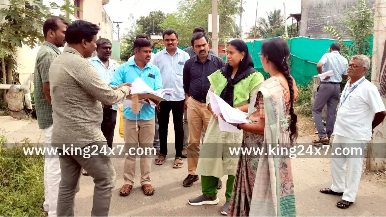 பல்வேறு வளர்ச்சி திட்ட பணிகளை நேரில் சென்று ஆய்வு மேற்கொண்ட சிறுபான்மையினர் நல ஆணையர் மு.ஆசியா மரியம்.