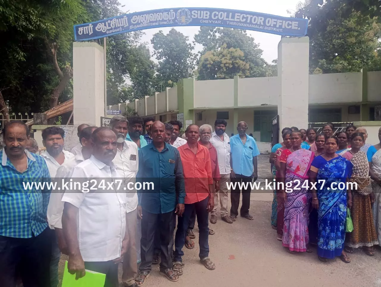 தெள்ளூர் வீட்டுமனைகளை ஆதிதிராவிடர் நத்தமாக மாற்றம் செய்ய மாவட்ட நலஅலுவலர் உத்தரவு. தெள்ளூர் வீட்டுமனைகளை ஆதிதிராவிடர் நத்தமாக மாற்றம் செய்ய மாவட்ட நலஅலுவலர் உத்தரவு.