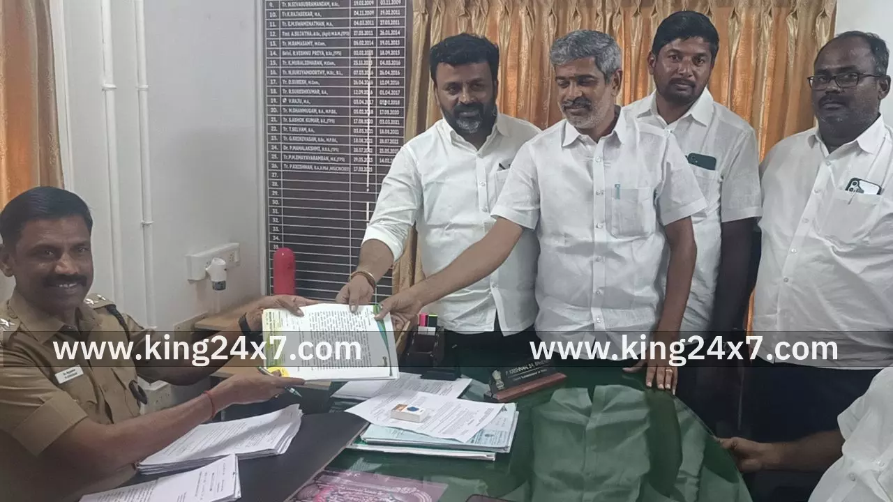ரிக் வேலைக்கு ஆட்கள் ஏற்பாடு செய்து தருவதாக கூறி பல கோடி ரூபாய் மோசடி நடவடிக்கை எடுக்க கோரிமையாளர் சங்கத்தினர் டிஎஸ்பி இடம் மனு