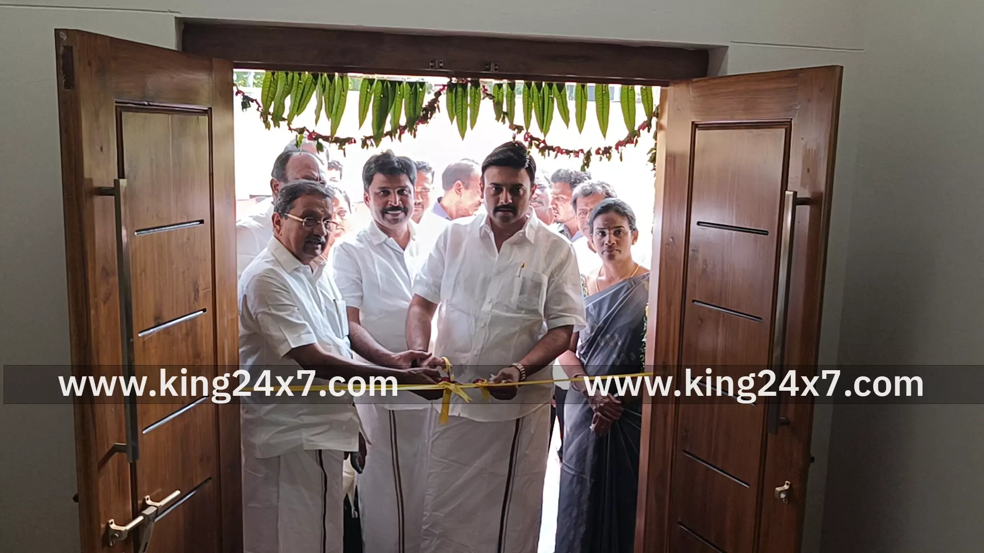 விளம்பரங்களில் பெயர் போடாதது எதேச்சையாக நடந்தது திட்டமிட்ட செயல் அல்ல எல்லாவற்றையும் ஜாதியாக பார்க்க வேண்டாம்திருச்செங்கோட்டில் ஆதி திராவிடர்நலத்துறைஅமைச்சர் மதிவேந்தன் பேட்டி