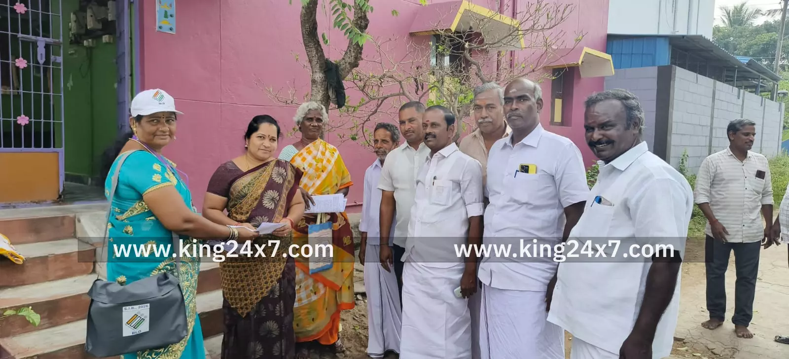 இ.பி.நகரில் எஸ்ஐஆர் படிவம் வழங்கும் பணியை ஆரணி அதிமுக எம்.எல்.ஏ.ஆய்வு