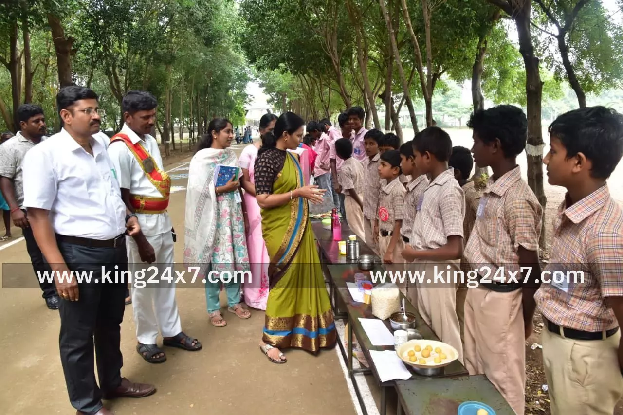 தீய பழக்கங்கள் இல்லாமல், நல்ல முறையில் கல்வி கற்க வேண்டும். நாமக்கல் மாவட்ட ஆட்சியர் மாணவ மாணவியர்களுக்கு அறிவுரை.