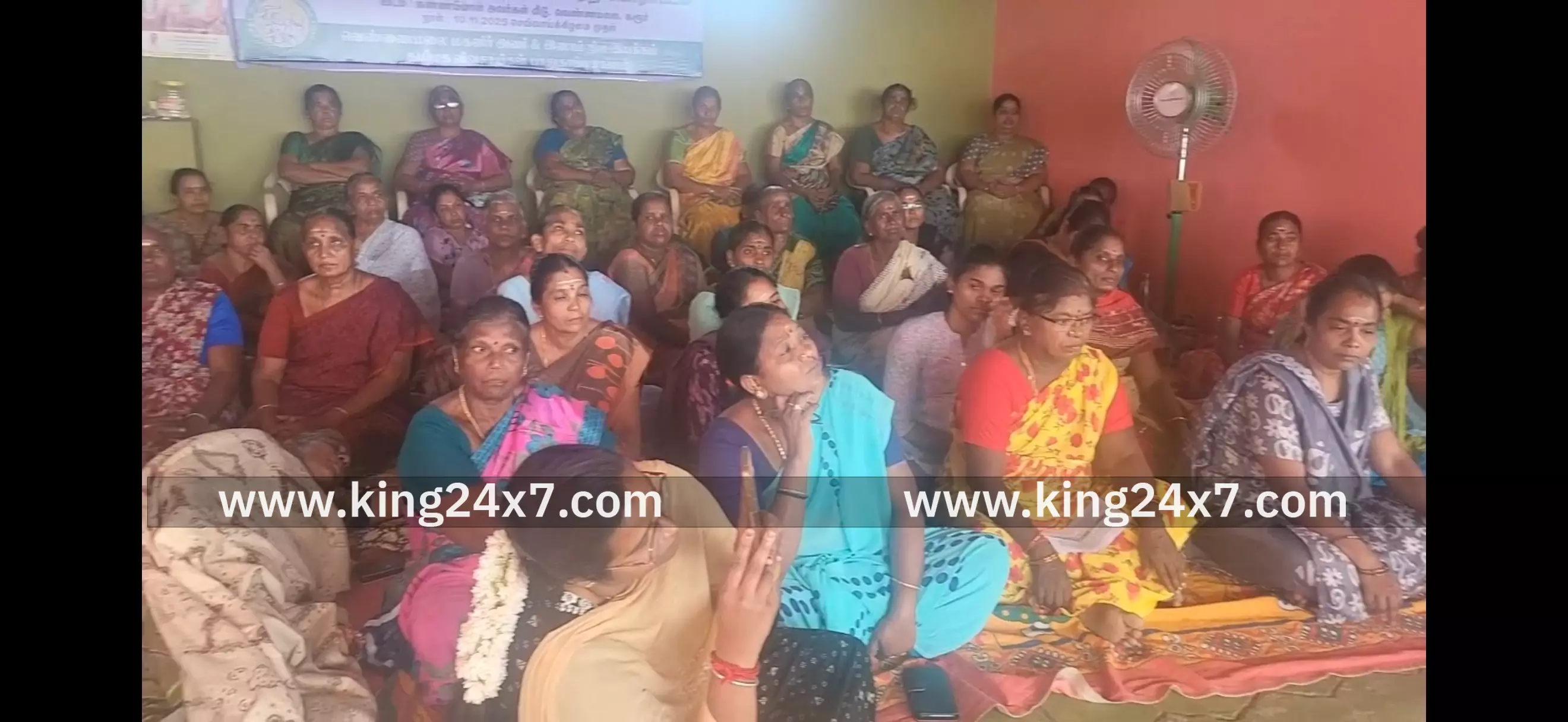 வெண்ணமலை ஆக்கிரமிப்புக்கு எதிர்ப்பு தெரிவித்து பொதுமக்கள் போராட்டம் வெண்ணமலை ஆக்கிரமிப்புக்கு எதிர்ப்பு தெரிவித்து பொதுமக்கள் போராட்டம்