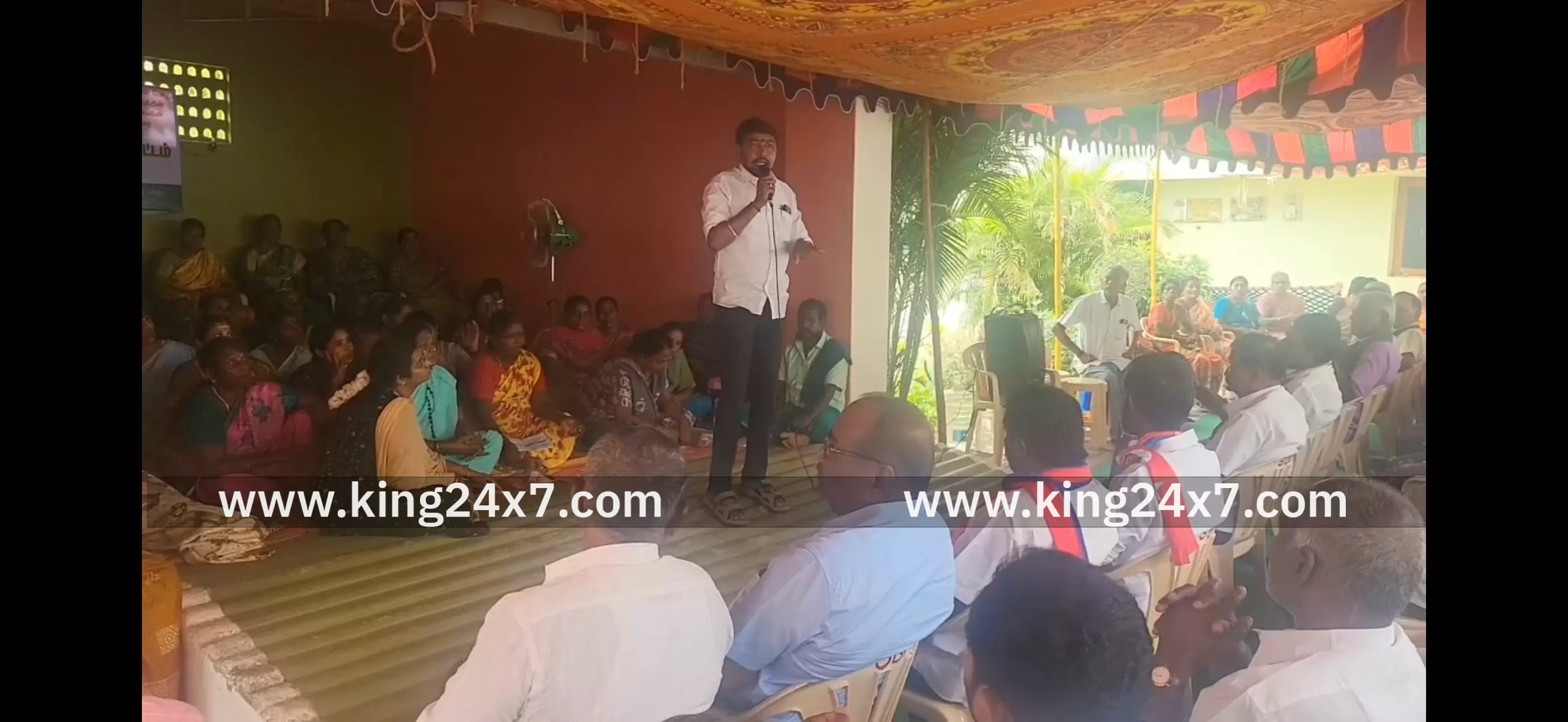 வெண்ணமலை ஆக்கிரமிப்புக்கு எதிர்ப்பு தெரிவித்து பொதுமக்கள் போராட்டம் வெண்ணமலை ஆக்கிரமிப்புக்கு எதிர்ப்பு தெரிவித்து பொதுமக்கள் போராட்டம்