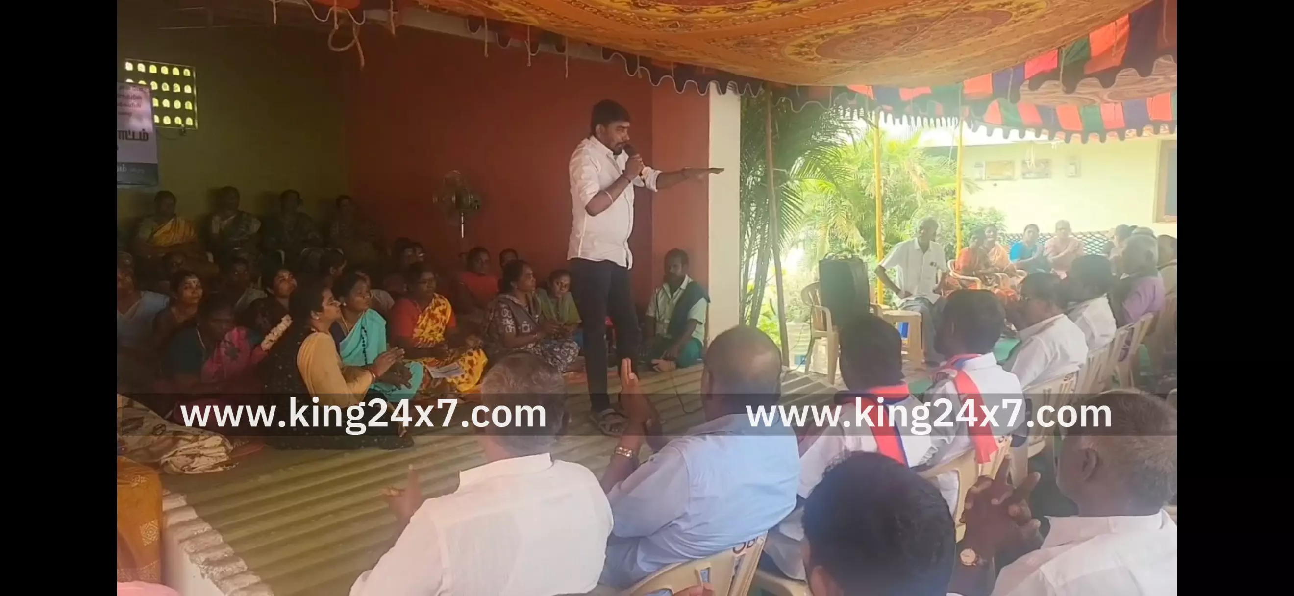 வெண்ணமலை ஆக்கிரமிப்புக்கு எதிர்ப்பு தெரிவித்து பொதுமக்கள் போராட்டம் வெண்ணமலை ஆக்கிரமிப்புக்கு எதிர்ப்பு தெரிவித்து பொதுமக்கள் போராட்டம்