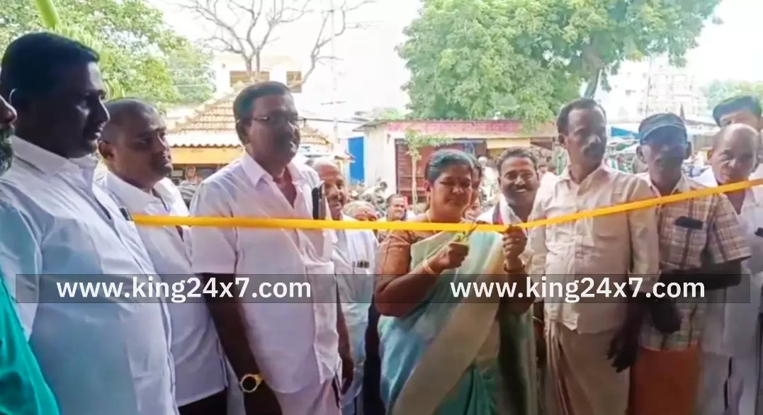 கரூரில் ரூ. சுமார் 27 லட்சம் மதிப்பீட்டில் முடிந்த வளர்ச்சி திட்ட பணிகளை துவக்கி வைத்தும் புதிய திட்டங்களுக்கு அடிக்கல் நாட்டினார் எம்எல்ஏ சிவகாமசுந்தரி.