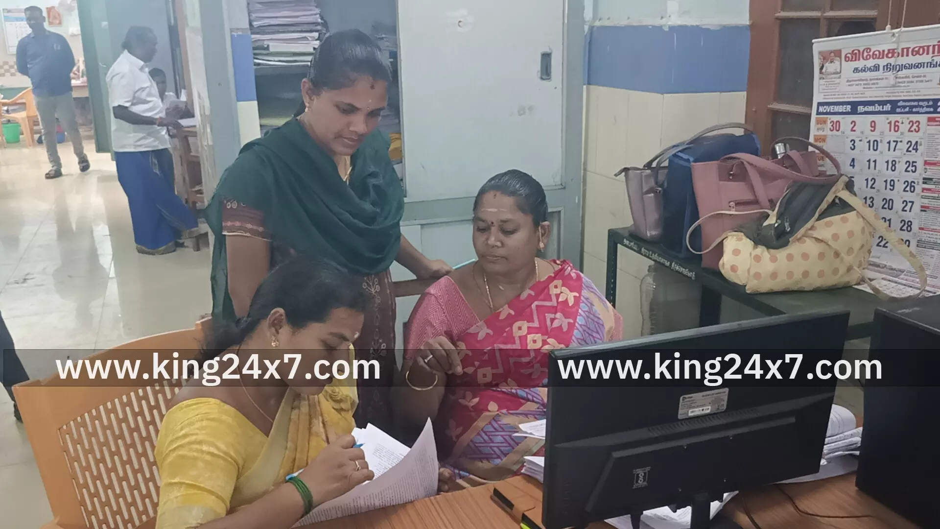 திருச்செங்கோடு சட்டமன்றத் தொகுதிக்குட் பட்ட பகுதிகளில் எஸ் ஐ ஆர் பணிகளை தமிழ்நாடு வருவாய்த்துறை  அலுவலர்கள் சங்கத்தினர் புறக்கணிப்பு.