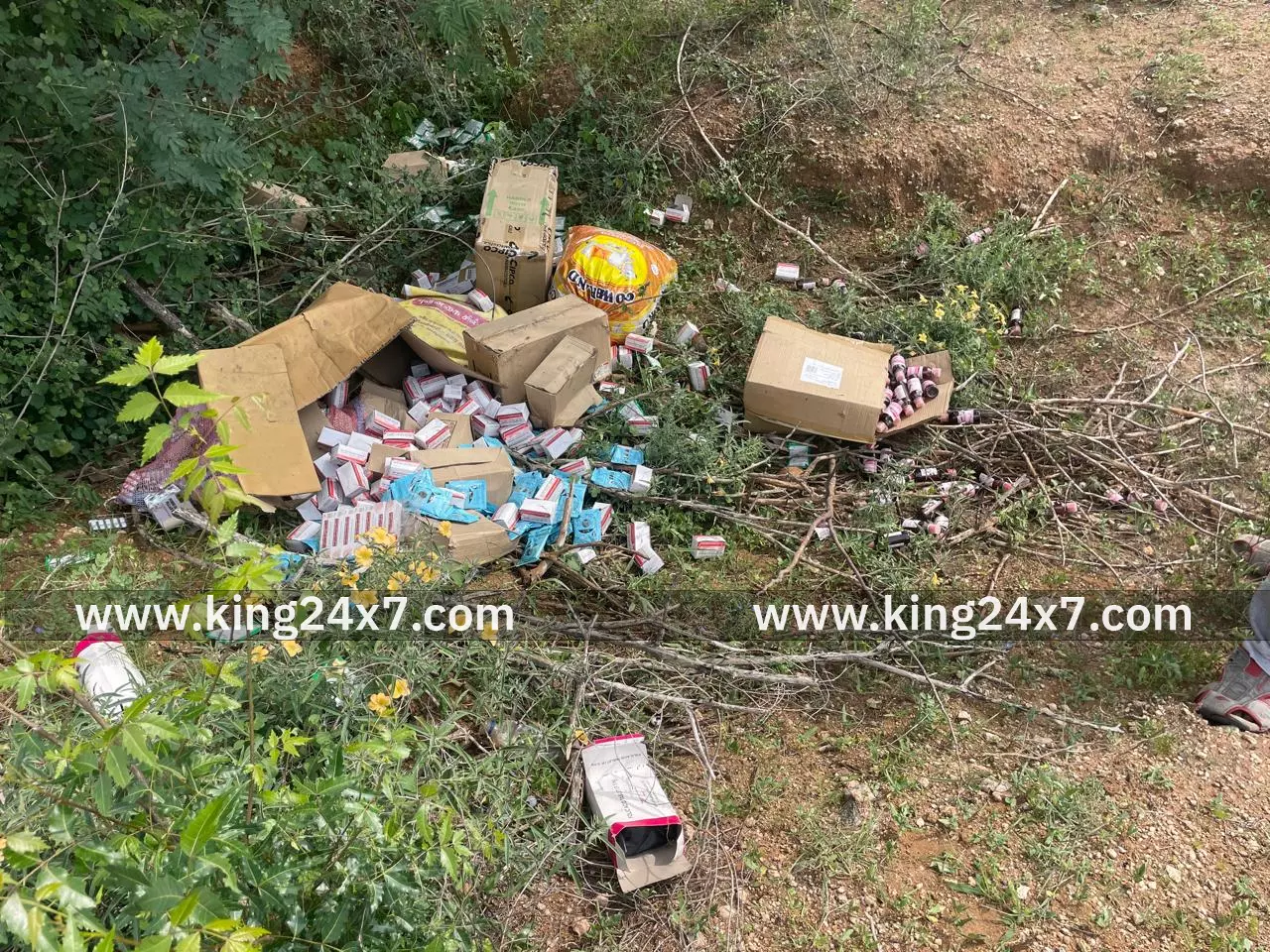 காங்கேயம் அருகே பல லட்சம் மதிப்பிலான காலாவதி அரசு மருந்து மாத்திரைகள்