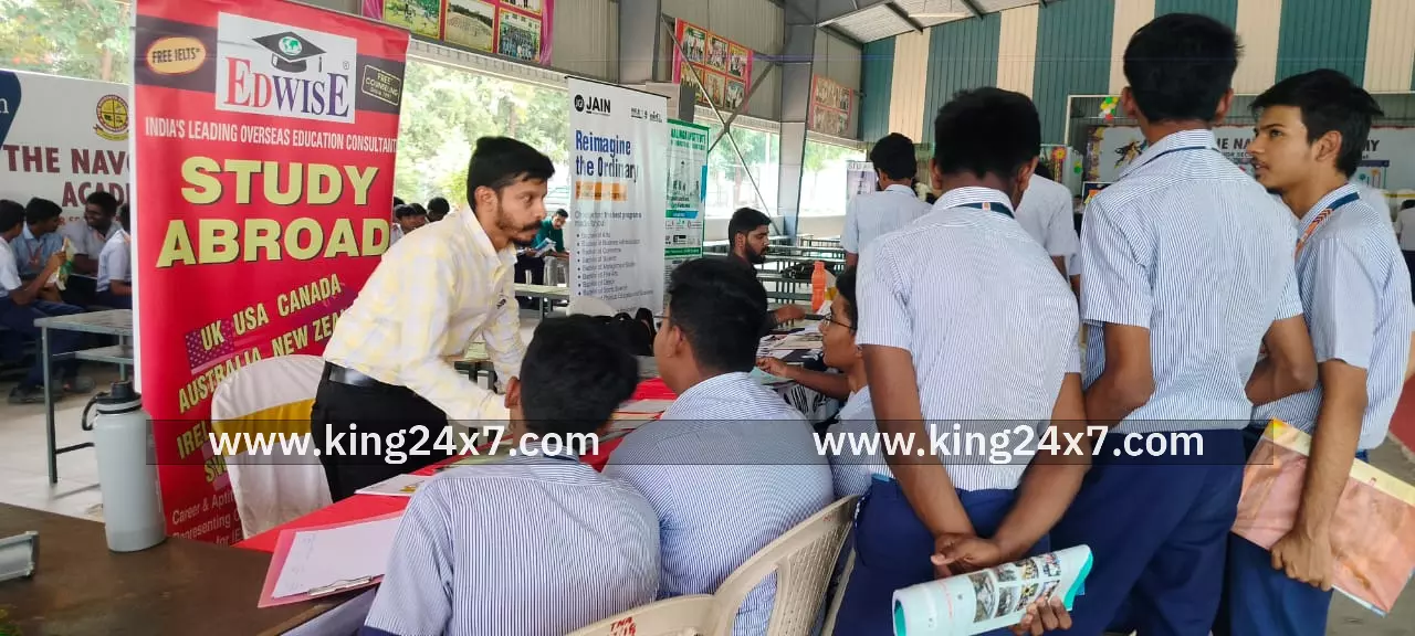 நவோதயா பள்ளியில் பன்னிரெண்டாம் வகுப்பு மாணவர்களுக்கு உயர் கல்விக்கான  வழிகாட்டுதல் நிகழ்ச்சி நடைபெற்றது.