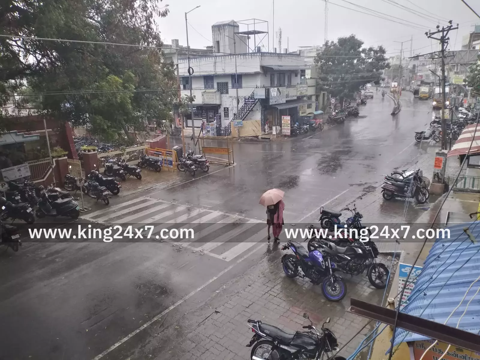 3 மணி நேரம் பெய்த கன மழை 3 மணி நேரம் பெய்த கன மழை