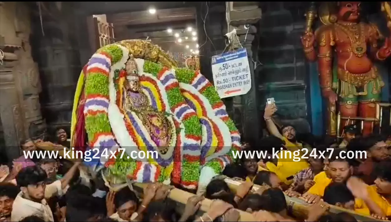 திருவண்ணாமலை மாநகரமே விழாக்கோலம் கார்த்திகை தீபத்திருவிழா கொடியேற்றத்துடன் துவக்கம்.