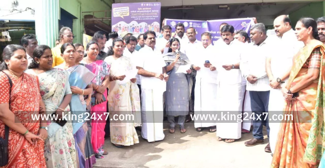 பெண்களுக்கு எதிரான வன்முறை ஒழிப்புக்கான பிரச்சார நிகழ்ச்சிகளை தொடங்கி வைத்த மாவட்ட ஆட்சியர். பெண்களுக்கு எதிரான வன்முறை ஒழிப்புக்கான பிரச்சார நிகழ்ச்சிகளை தொடங்கி வைத்த மாவட்ட ஆட்சியர்.