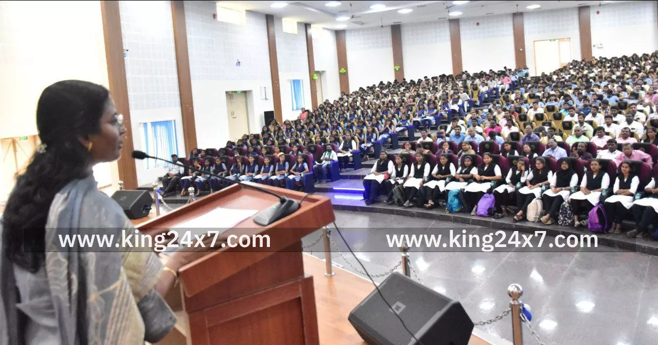 பெண்களுக்கு எதிரான வன்முறை ஒழிப்புக்கான பிரச்சார நிகழ்ச்சிகளை தொடங்கி வைத்த மாவட்ட ஆட்சியர்.