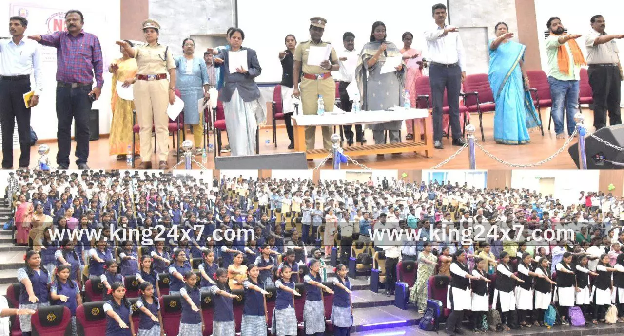 மாவட்ட அளவில் பள்ளி, கல்லூரி மாணவர்களுக்கான விழிப்புணர்வு நிகழ்ச்சியினை தொடங்கி வைத்த மாவட்ட ஆட்சியர். மாவட்ட அளவில் பள்ளி, கல்லூரி மாணவர்களுக்கான விழிப்புணர்வு நிகழ்ச்சியினை தொடங்கி வைத்த மாவட்ட ஆட்சியர்.