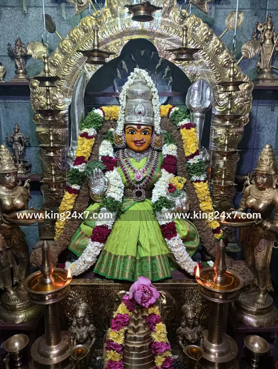 அம்மன் கோவில்களில் சிறப்பு வழிபாடு